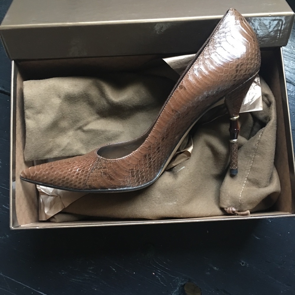 Gorgeous Gucci Python heels! - Picture 3 of 7